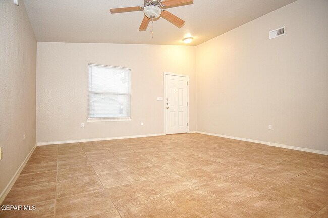 10692 Canyon Sage Dr in El Paso, TX - Foto de edificio - Building Photo