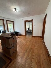 35 Fiske St in Waltham, MA - Foto de edificio - Building Photo