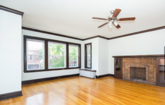 3858 N Leavitt St in Chicago, IL - Building Photo - Building Photo