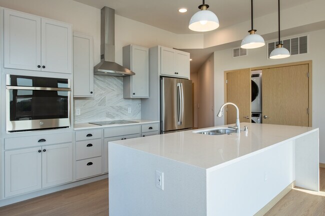 Cariad in Middleton, WI - Foto de edificio - Interior Photo