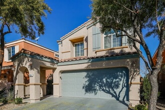 8064 Torremolinos Ave, Unit 213 in Las Vegas, NV - Foto de edificio - Building Photo