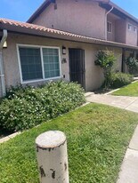 159 W Alexander Ave in Merced, CA - Building Photo