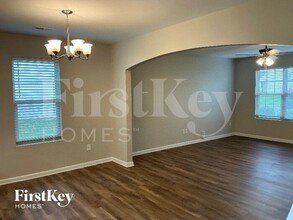 7421 Hidden Creek Dr in Charlotte, NC - Building Photo - Building Photo