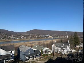 398 Sunset Dr in Corning, NY - Foto de edificio - Building Photo