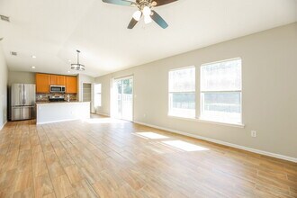 11751 Pleasant Creek Dr in Jacksonville, FL - Foto de edificio - Building Photo