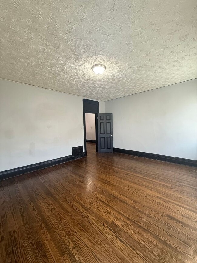 property at 1336 S 30th Ave