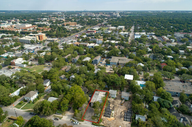 400 W 34th St in Austin, TX - Building Photo - Building Photo