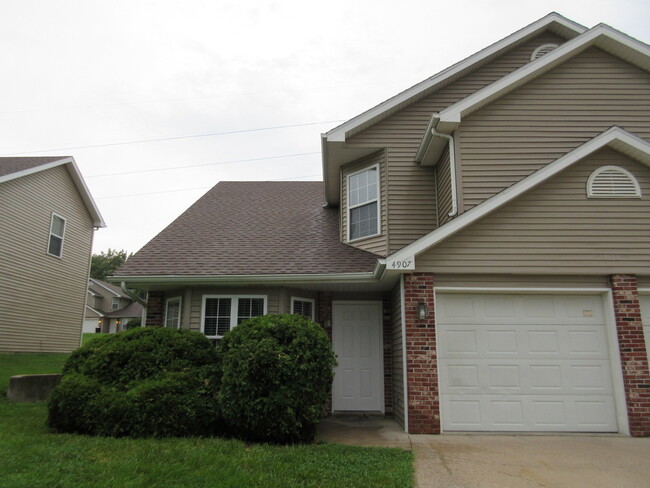 property at 4905-4907 W Millbrook Dr