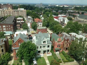 The Hillebrand House - Senior Living in Louisville, KY - Building Photo - Building Photo