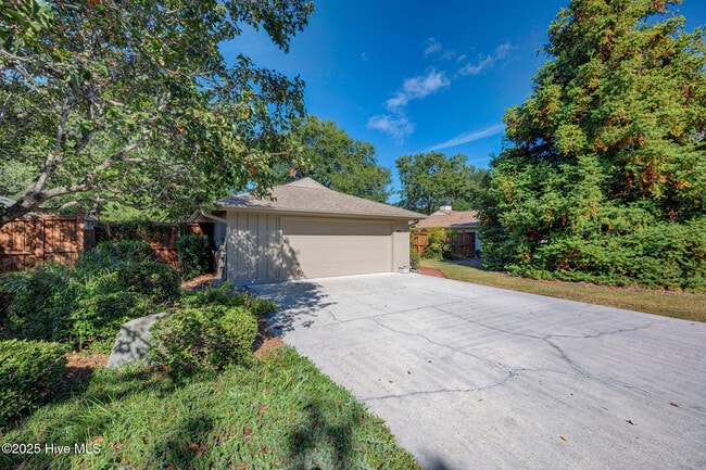 1205 2 Mile Cir W in Wilmington, NC - Building Photo - Building Photo