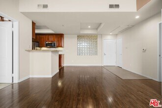 10275 Missouri Ave in Los Angeles, CA - Building Photo - Building Photo