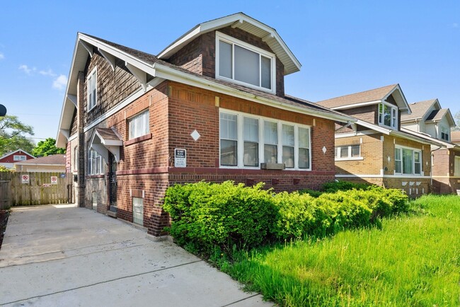 property at 27 E 101st Pl