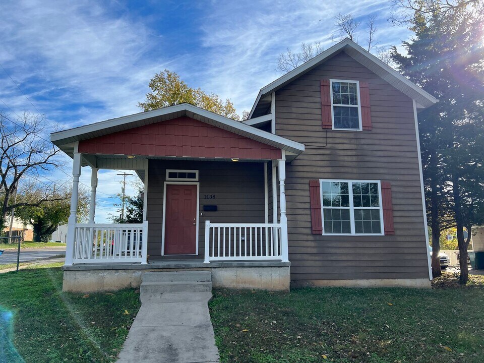 1138 N Sherman Ave in Springfield, MO - Building Photo