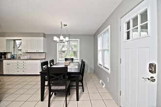 1137 Ocean Ave in New London, CT - Building Photo - Building Photo