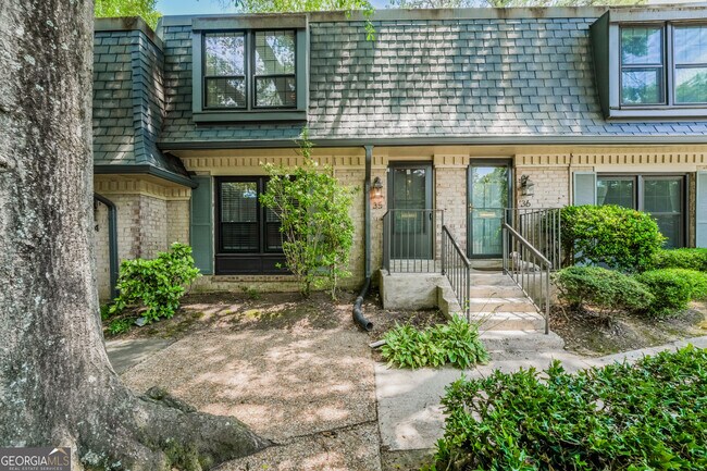 property at 35 La Rue Pl NW