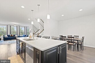 3156 Goldenwave Ct in Fairfax, VA - Building Photo - Building Photo