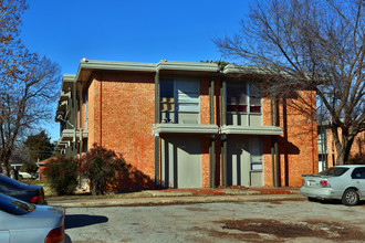 Pennington Place Apartments in Oklahoma City, OK - Foto de edificio - Building Photo