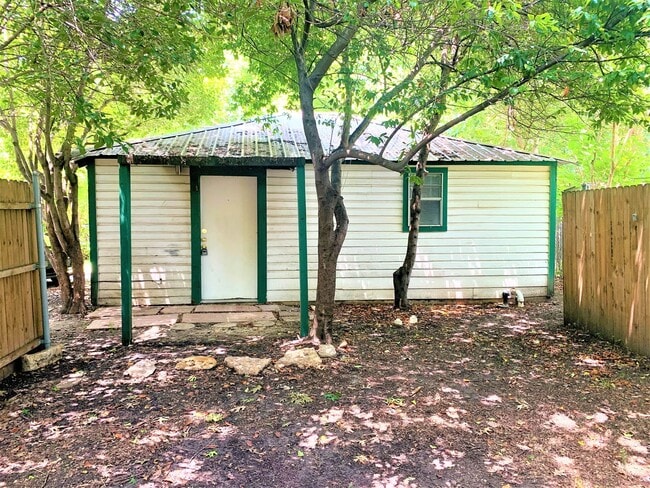 904 1/2 2nd St in Denton, TX - Building Photo - Building Photo