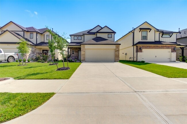 property at 2215 Emerald Diamond Ct