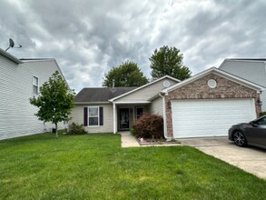 9393 W Quarter Moon Dr in Pendleton, IN - Building Photo - Building Photo