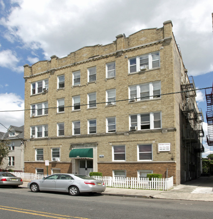 Vazquez Apartments in Elizabeth, NJ - Building Photo