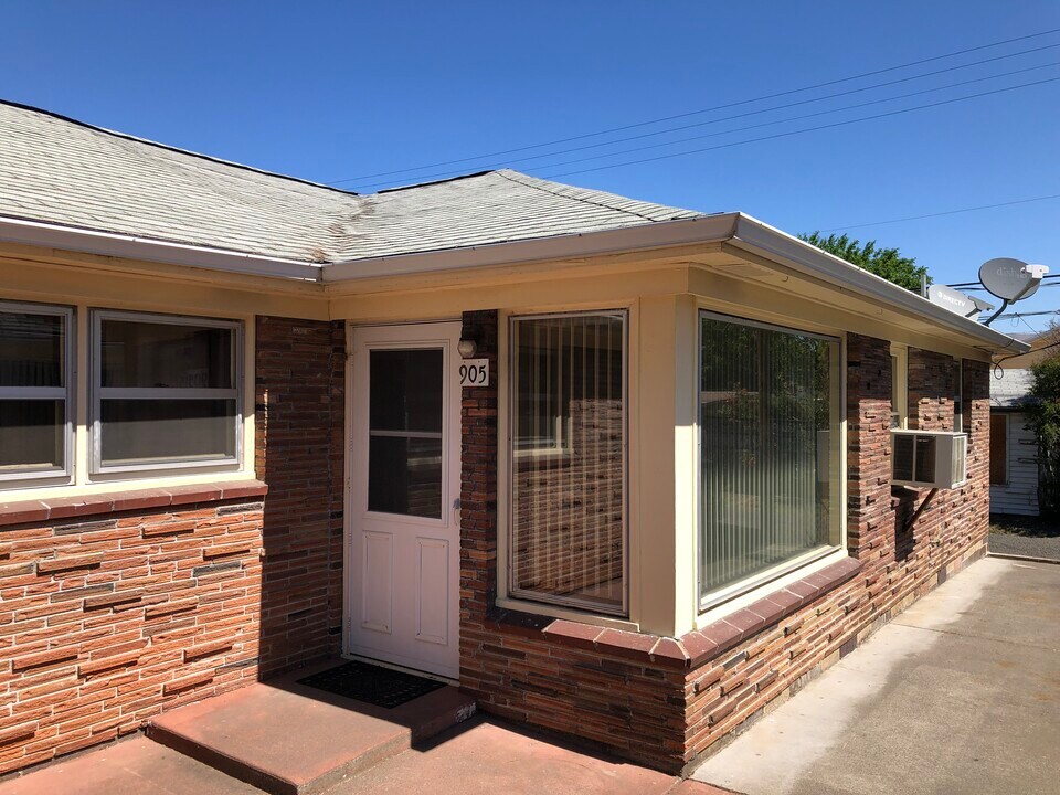 905 W 10th St, Unit 905 in The Dalles, OR - Building Photo