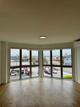 144 Old Colony Ave, Unit 1 in Boston, MA - Foto de edificio - Building Photo