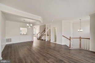 5635 Sheals Ln in Centreville, VA - Building Photo