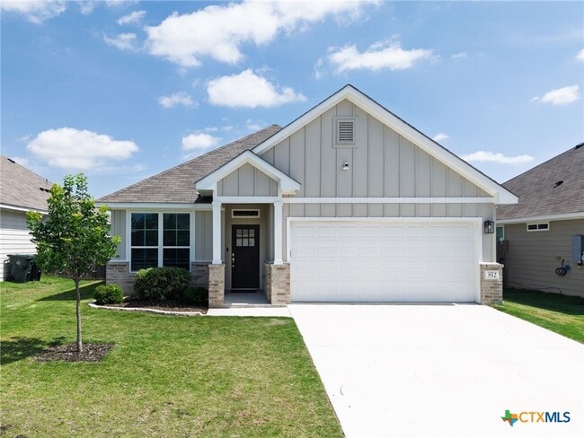 property at 812 La Parra Bend