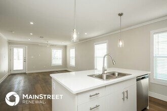 2104 Belzise Terrace in Fort Worth, TX - Foto de edificio - Building Photo