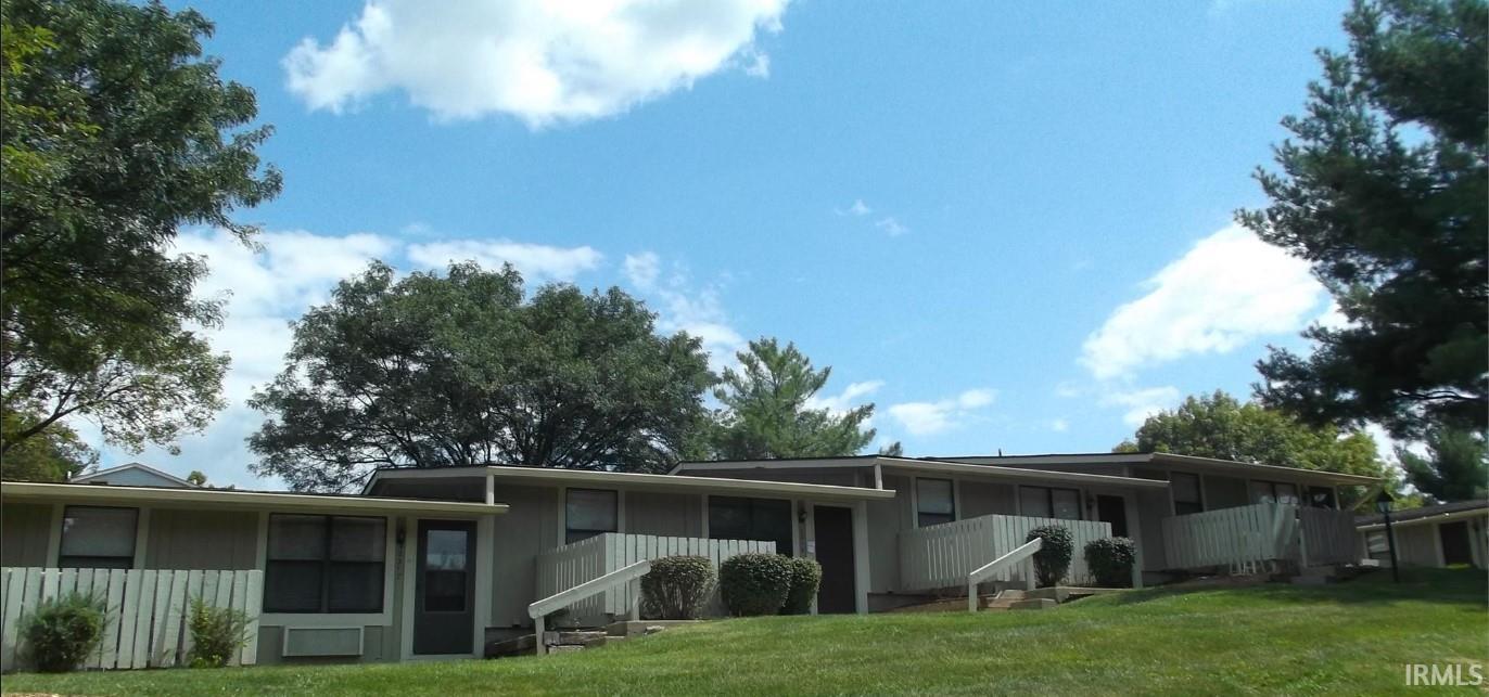 2305 S Brandon Ct in Bloomington, IN - Foto de edificio