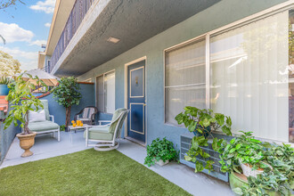 Casa De Helix La Mesa, Brand New Kitchen, w/d in Spring Valley, CA - Foto de edificio - Building Photo