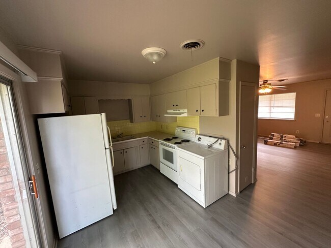 308 N Inglewood Ave-Unit -Apt 4 in Russellville, AR - Building Photo - Building Photo
