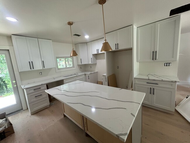2625 Santa Barbara Dr NW in Atlanta, GA - Building Photo - Building Photo