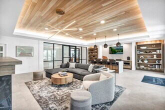 Bridge at Estancia in Manchaca, TX - Foto de edificio - Building Photo