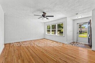 1155 Melvin Dr in Portsmouth, VA - Foto de edificio - Building Photo