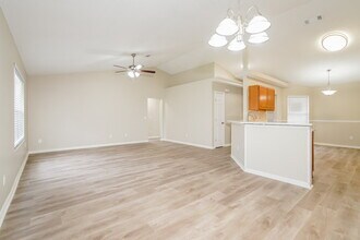 571 Charles Pinckney St in Orange Park, FL - Building Photo - Building Photo