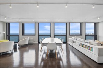 1240 N Lake Shore Dr in Chicago, IL - Building Photo - Building Photo