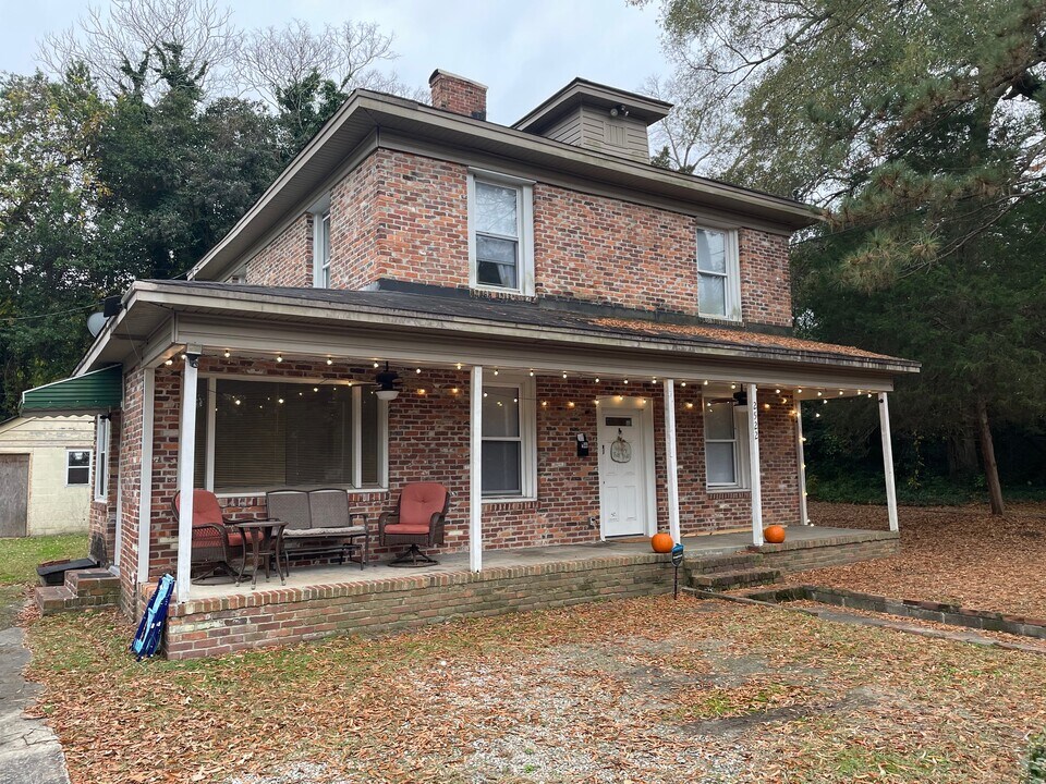 2522 Lee St in Columbia, SC - Building Photo