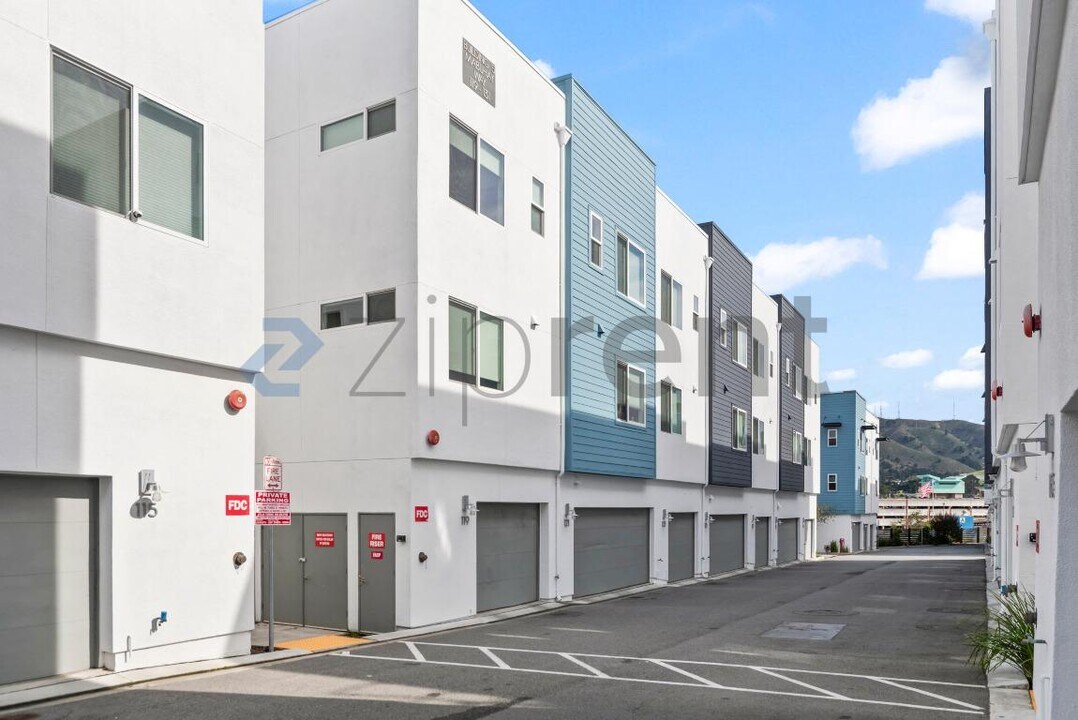 119 Mabuhay Way in Daly City, CA - Foto de edificio
