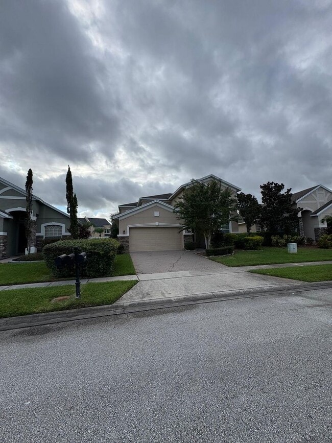 property at 624 Spring Oak Cir