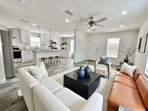 16087 St John's Cir in North Fort Myers, FL - Building Photo - Building Photo