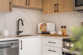 330 Metcalfe in Ottawa, ON - Building Photo - Building Photo