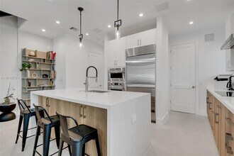 3404 Ponce de Leon in Coral Gables, FL - Building Photo - Building Photo