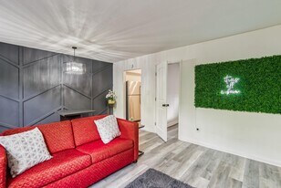 4513 W McElroy Ave, Unit 2 in Tampa, FL - Building Photo