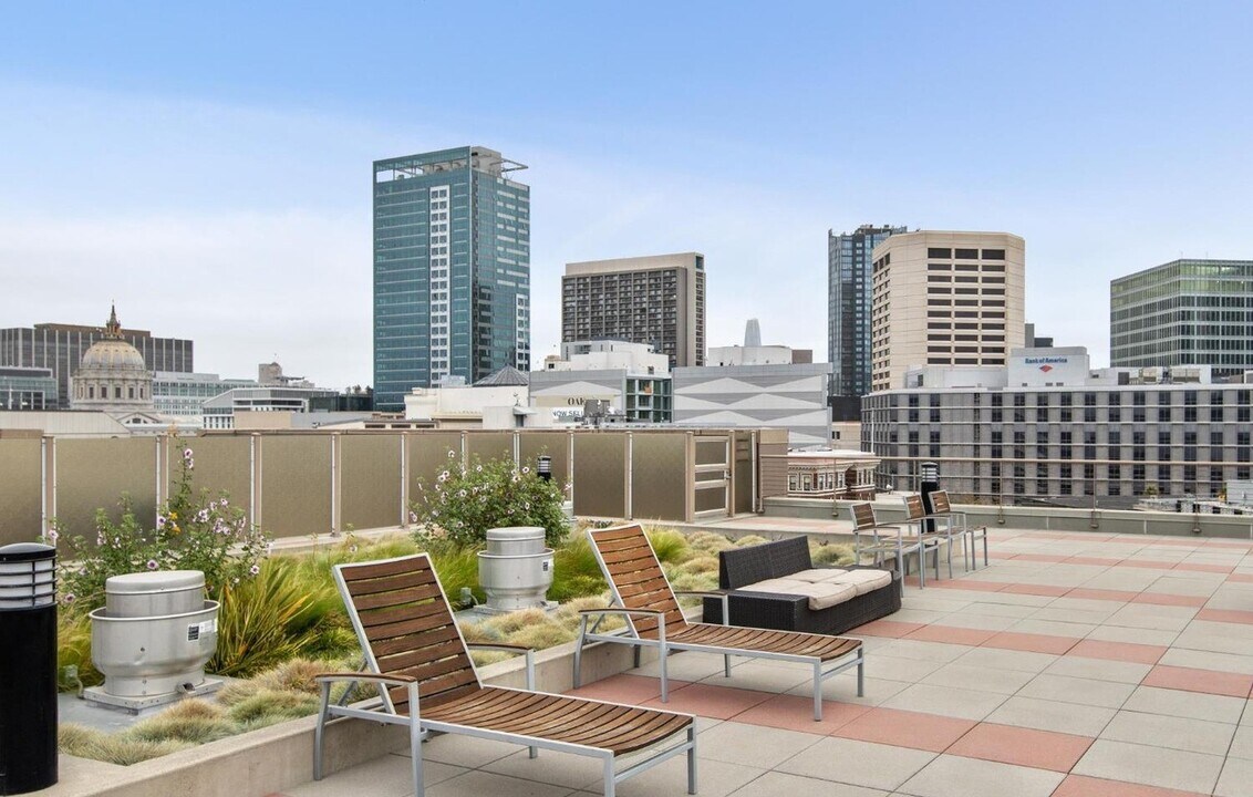 55 Page St in San Francisco, CA - Building Photo