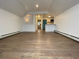 101 Florida St, Unit 2nd Floor in Long Beach, NY - Building Photo