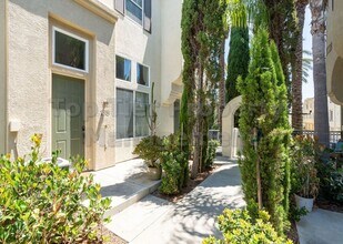 3730 Mykonos Ln in San Diego, CA - Building Photo - Building Photo