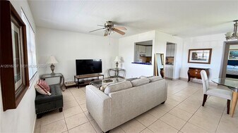 459 Monaco J in Delray Beach, FL - Building Photo