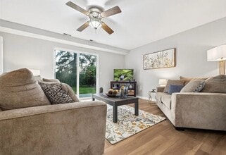 19825 SE 267th Pl in Covington, WA - Foto de edificio - Building Photo